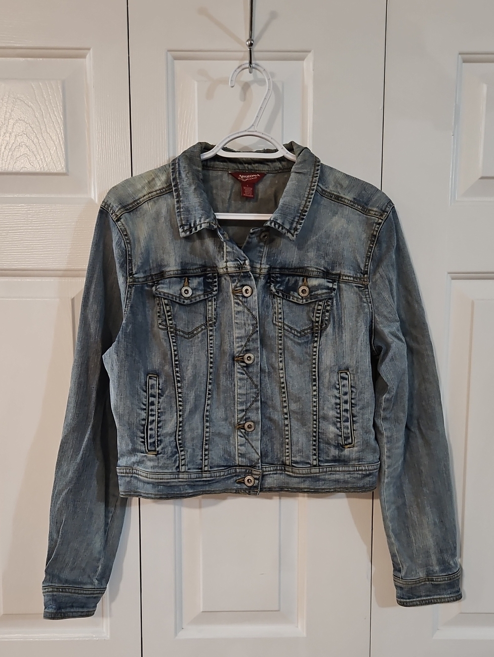 Arizona Jeans Women's Light Blue Denim Jacket